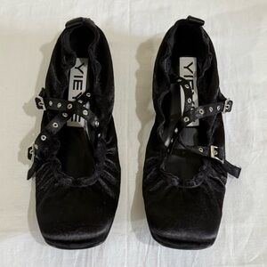 Elegant Black Velvet Women's Flats